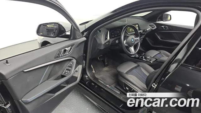 BMW 1-Series 2023 thumb 9