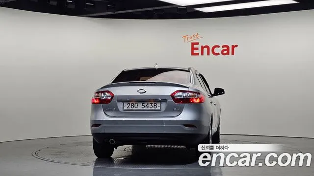 Renault-KoreaSamsung Fluence 2009 thumb 4
