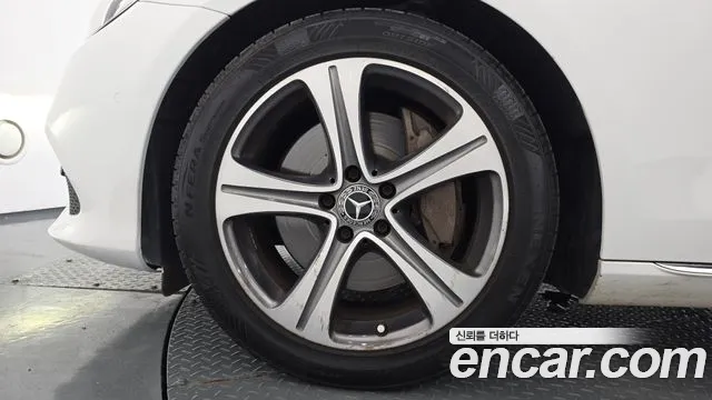 Mercedes-Benz E-Класс 2018 thumb 5