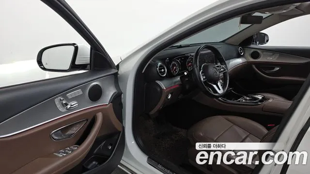 Mercedes-Benz E-Класс 2018 thumb 10
