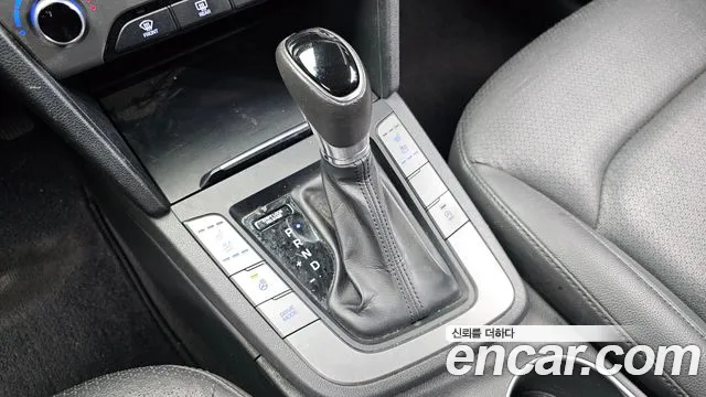 Hyundai Avante 2016 thumb 9