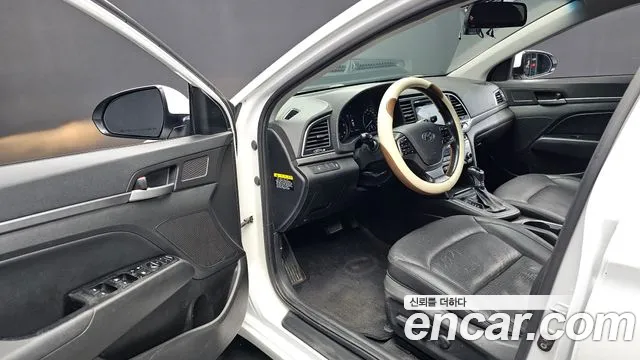 Hyundai Avante 2016 thumb 10