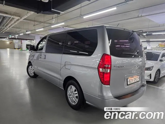 Hyundai Starex 2017 thumb 2