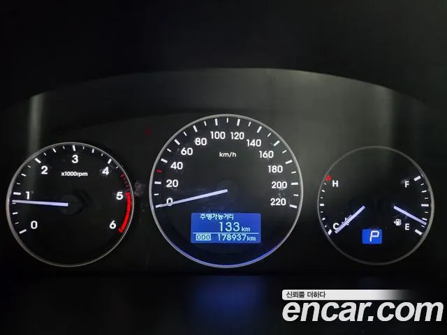 Hyundai Starex 2017 thumb 8