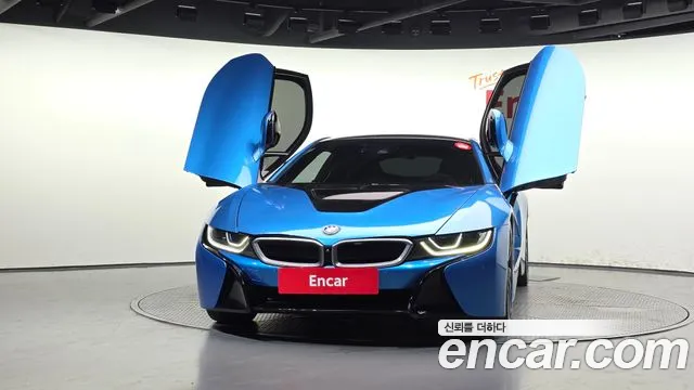 BMW i8 2016 thumb 3