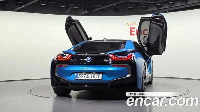 BMW i8 2016 thumb 4