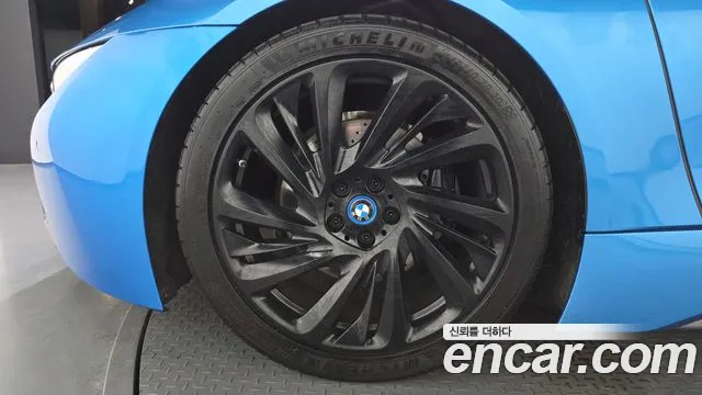 BMW i8 2016 thumb 5