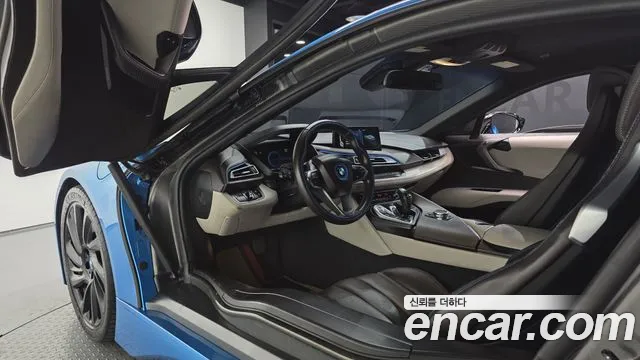 BMW i8 2016 thumb 10