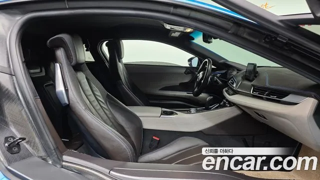 BMW i8 2016 thumb 11