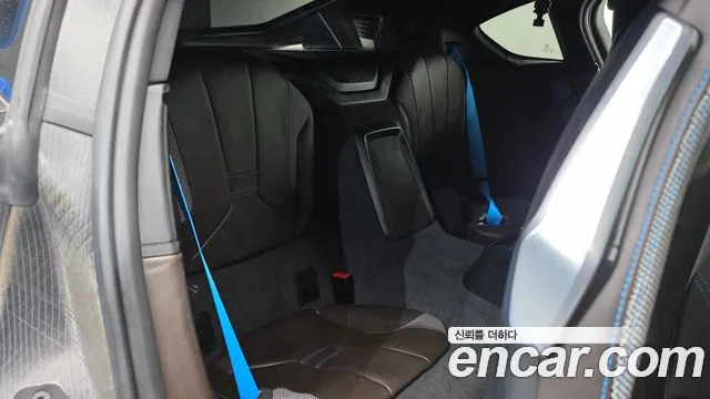 BMW i8 2016 thumb 12