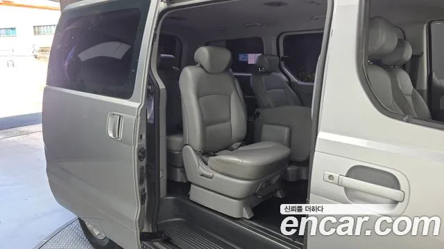 Hyundai Starex 2012 thumb 12