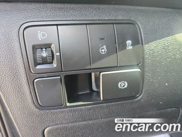 Hyundai Staria 2023 thumb 7