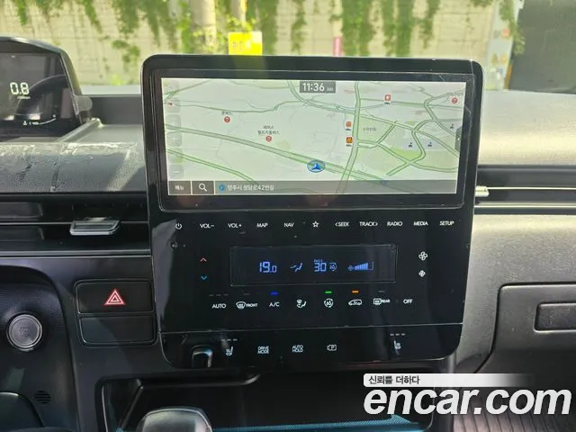 Hyundai Staria 2023 thumb 9