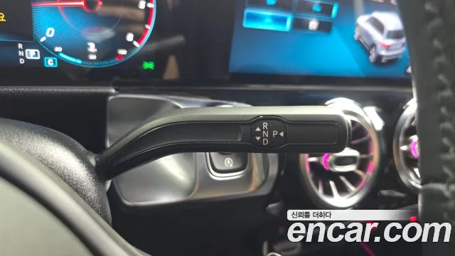 Mercedes-Benz GLB 2021 thumb 9