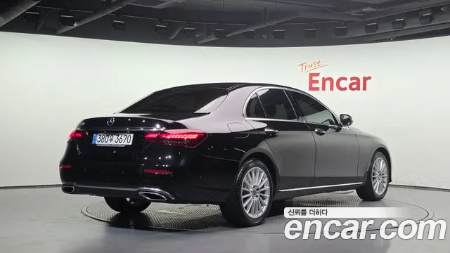 Mercedes-Benz E-Класс 2021 thumb 2