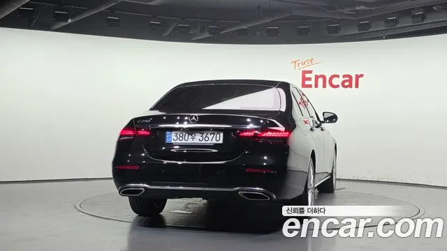 Mercedes-Benz E-Класс 2021 thumb 4