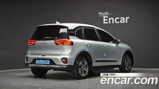 Kia Niro 2022 thumb 2