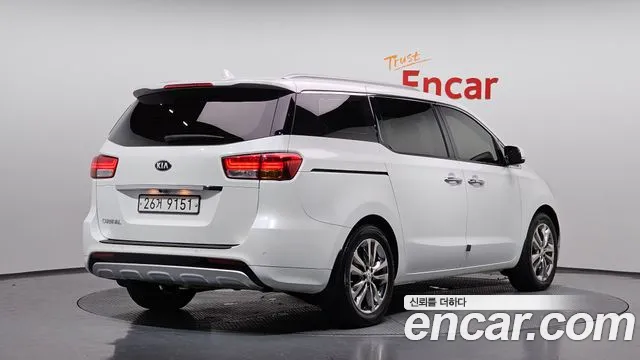 Kia Carnival 2017 thumb 2