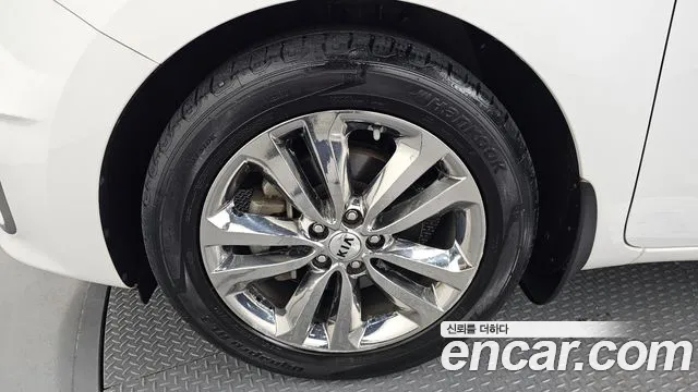 Kia Carnival 2017 thumb 5