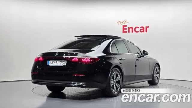 Mercedes-Benz E-Класс 2025 thumb 2