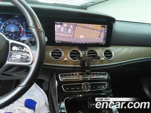 Mercedes-Benz E-Класс 2019 thumb 10
