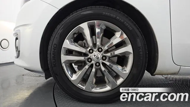 Kia Carnival 2017 thumb 5