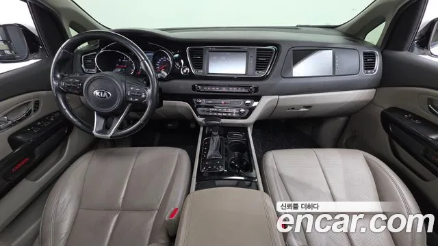 Kia Carnival 2017 thumb 7