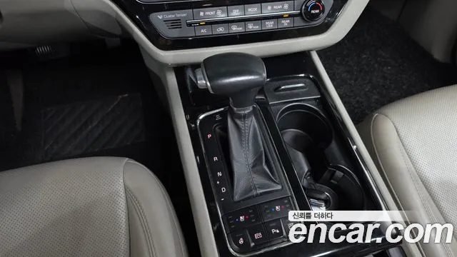 Kia Carnival 2017 thumb 9