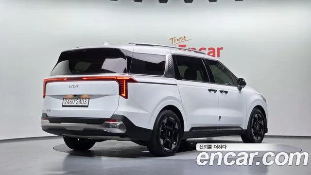 Kia Carnival 2024 thumb 2