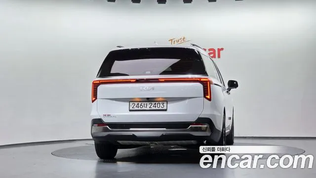 Kia Carnival 2024 thumb 4