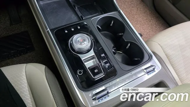 Kia Carnival 2024 thumb 9