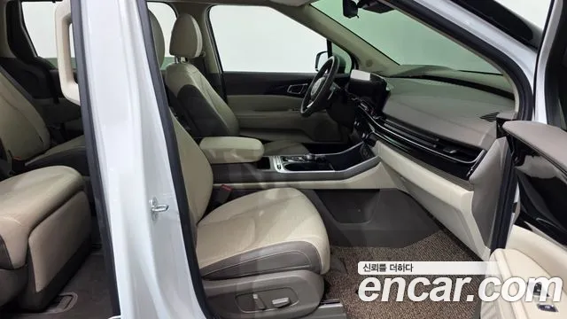 Kia Carnival 2024 thumb 11