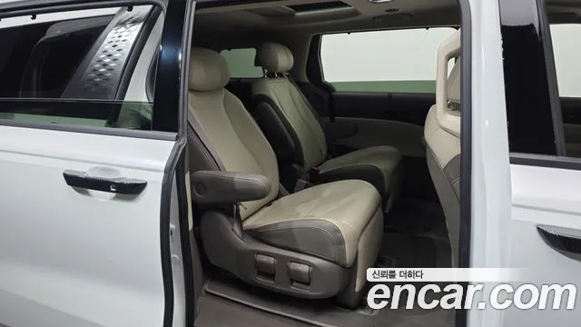 Kia Carnival 2024 thumb 12