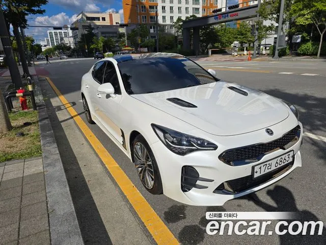 Kia Stinger 2018 thumb 3