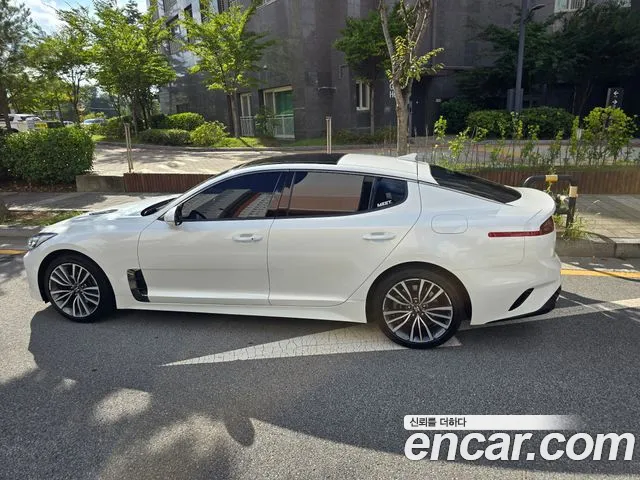 Kia Stinger 2018 thumb 5