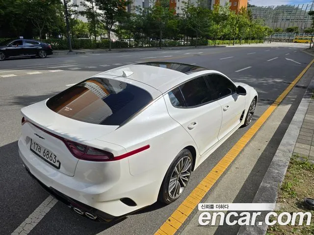Kia Stinger 2018 thumb 6