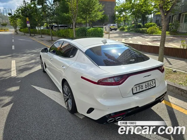 Kia Stinger 2018 thumb 7