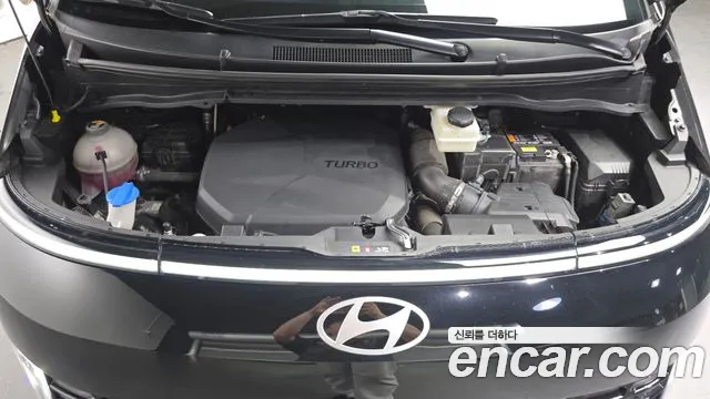Hyundai Staria 2024 thumb 6
