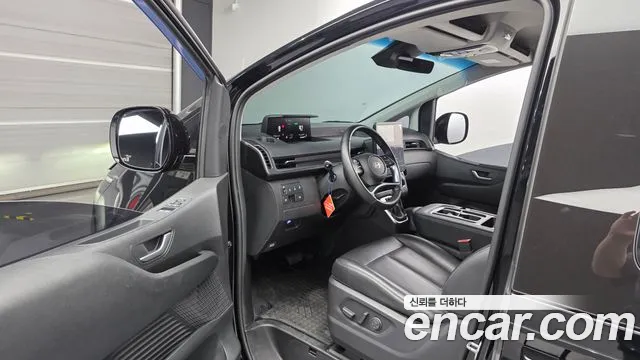 Hyundai Staria 2024 thumb 10