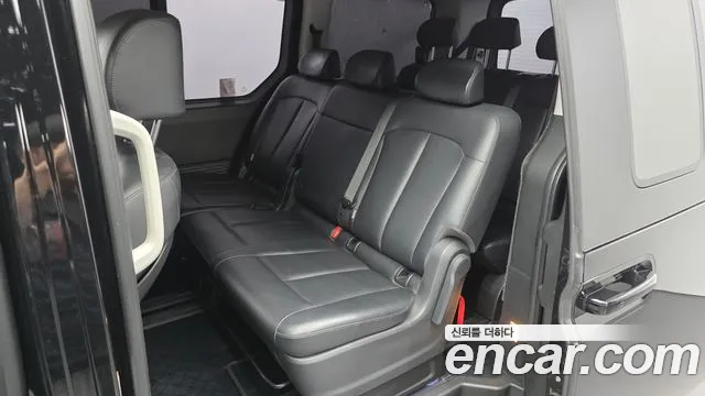 Hyundai Staria 2024 thumb 11