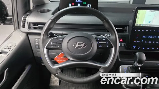 Hyundai Staria 2024 thumb 12