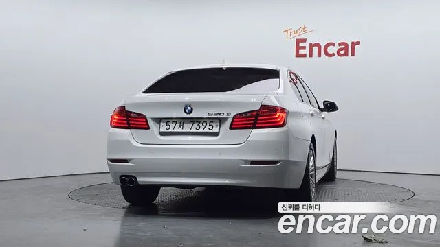 BMW 5-Series 2013 thumb 3