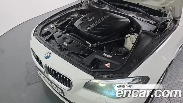 BMW 5-Series 2013 thumb 5
