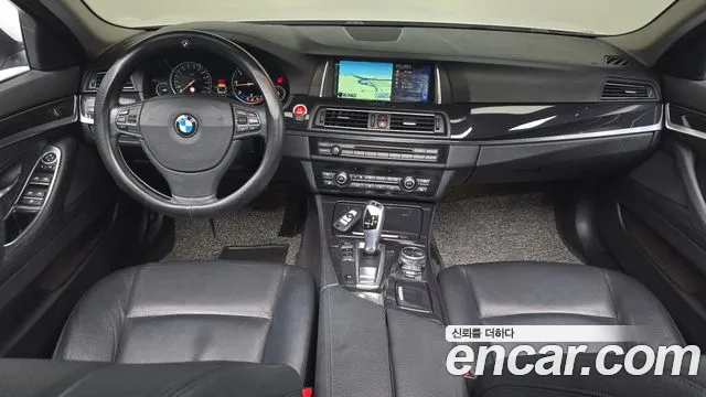 BMW 5-Series 2013 thumb 6