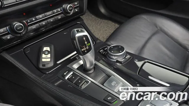 BMW 5-Series 2013 thumb 8