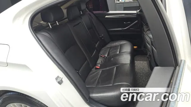 BMW 5-Series 2013 thumb 10