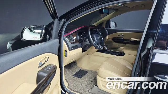 Kia Carnival 2019 thumb 10