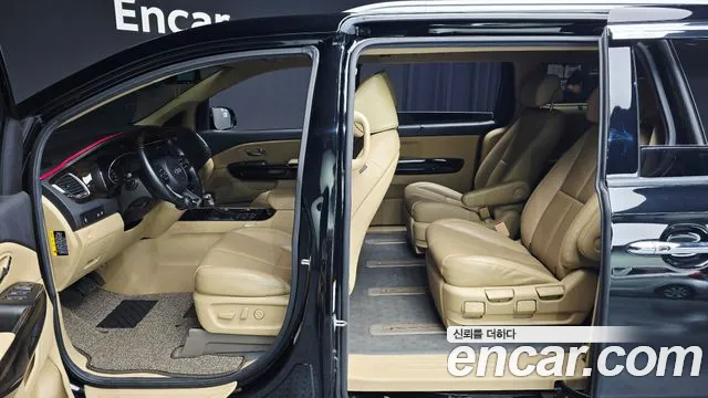 Kia Carnival 2019 thumb 12