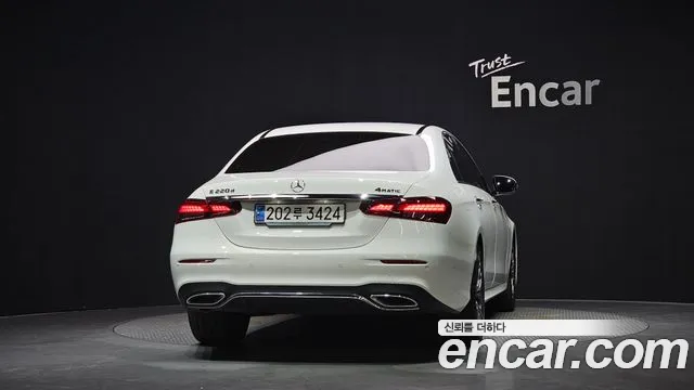 Mercedes-Benz E-Класс 2023 thumb 4