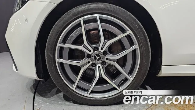 Mercedes-Benz E-Класс 2023 thumb 5